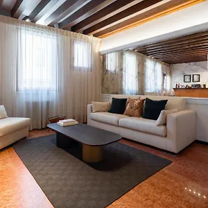  Apartment Klimt House